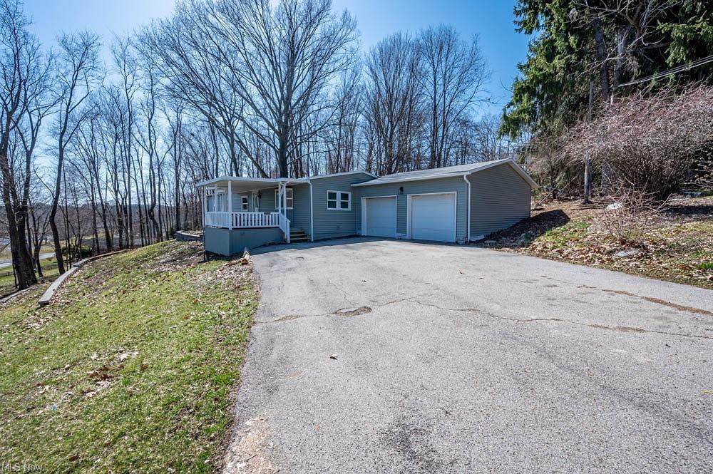 32333 Hostetter - Photo 1