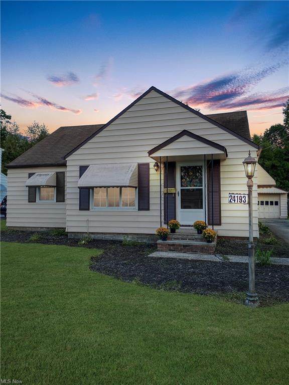24193 Hedgewood Avenue - Photo 1