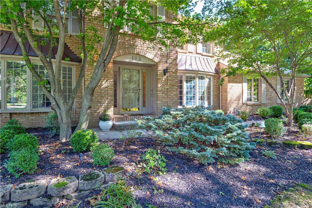 123 Westwind Drive - Photo 1