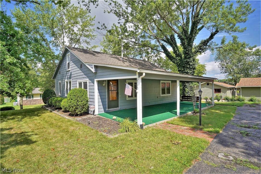 2113 Northmoreland Boulevard - Photo 1