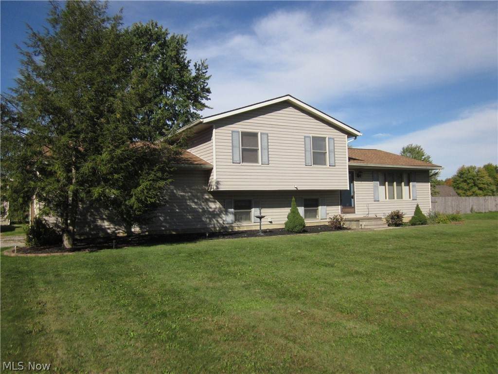 22498 North Benton West Road - Photo 1