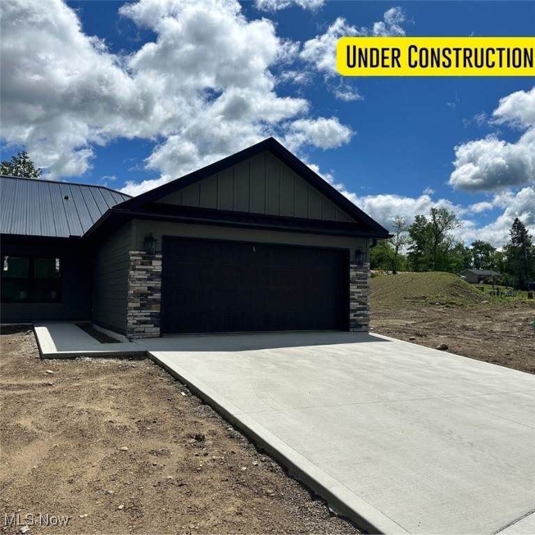 997 Beech Avenue - Photo 1