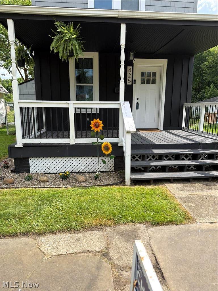 825 Oak Avenue - Photo 1