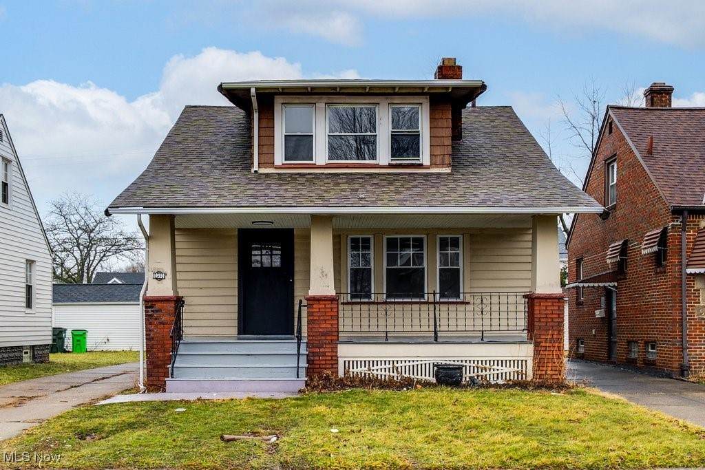 19331 Ormiston Avenue - Photo 1