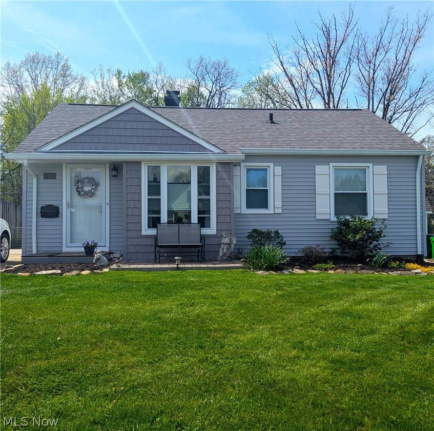 1140 Iroquois Avenue - Photo 1