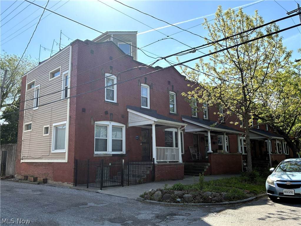 1429 38th Street - Photo 1
