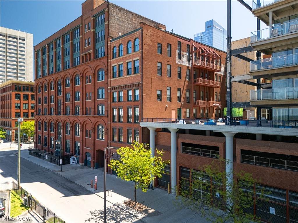 635 Lakeside Avenue - Photo 1