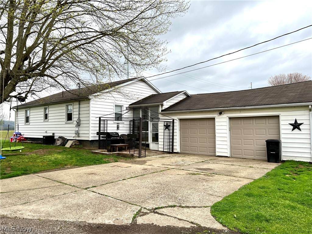 724 Adams Street - Photo 1