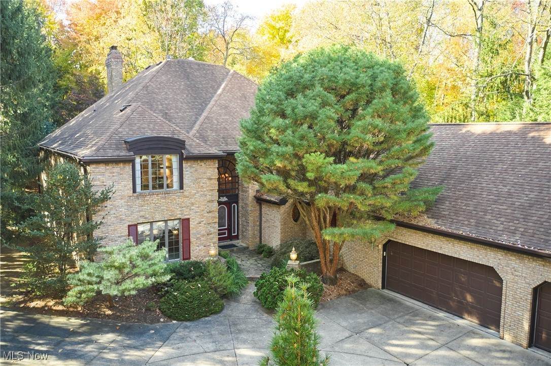 692 Pine Point Drive - Photo 1