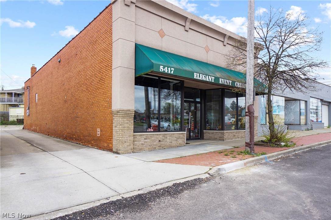 5417 Pearl Road - Photo 1