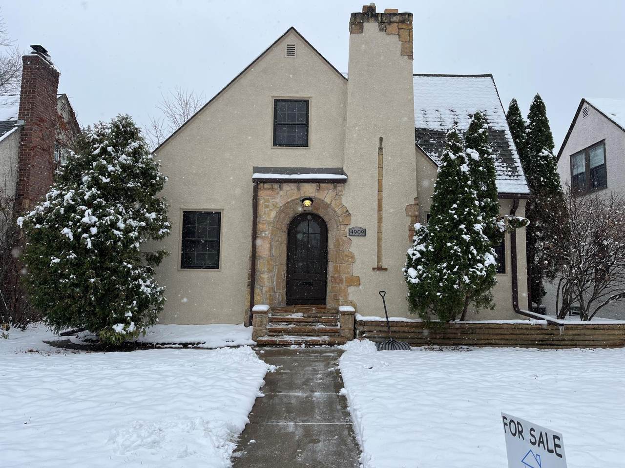 4909 Portland Avenue - Photo 1