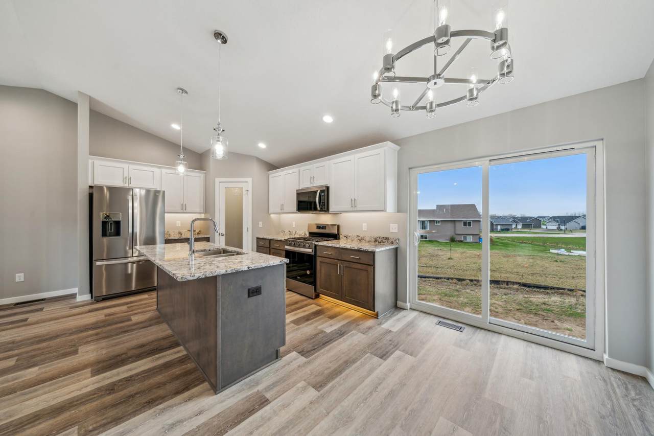 230 Eagle Ridge Drive - Photo 1