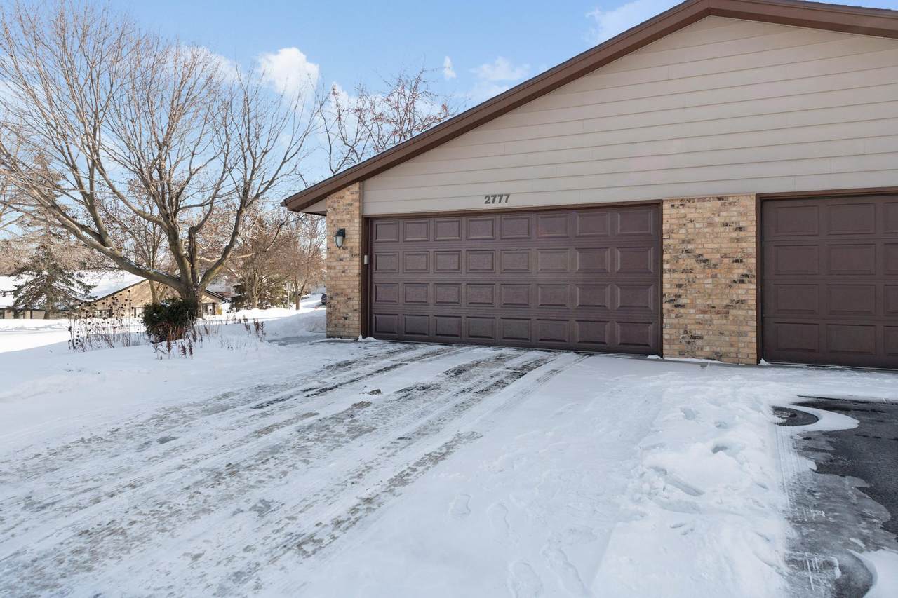 2777 Robinwood Way - Photo 1