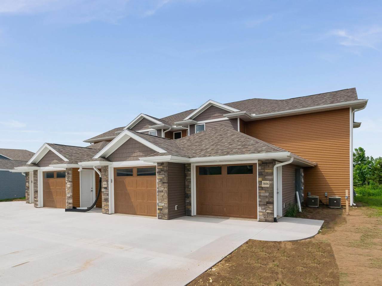 3806 Sunnyside Drive - Photo 1