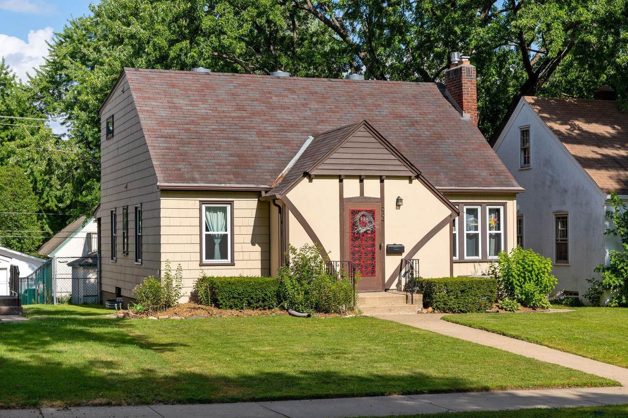 634 17th Avenue - Photo 1