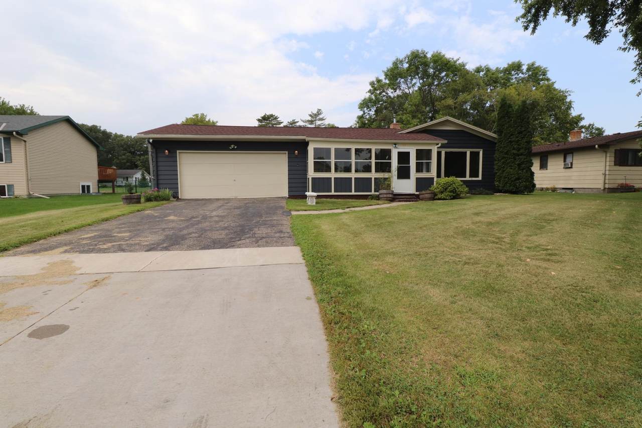 105 4th Street - Photo 1