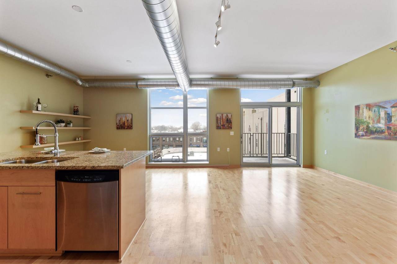 1211 Lagoon Avenue - Photo 1