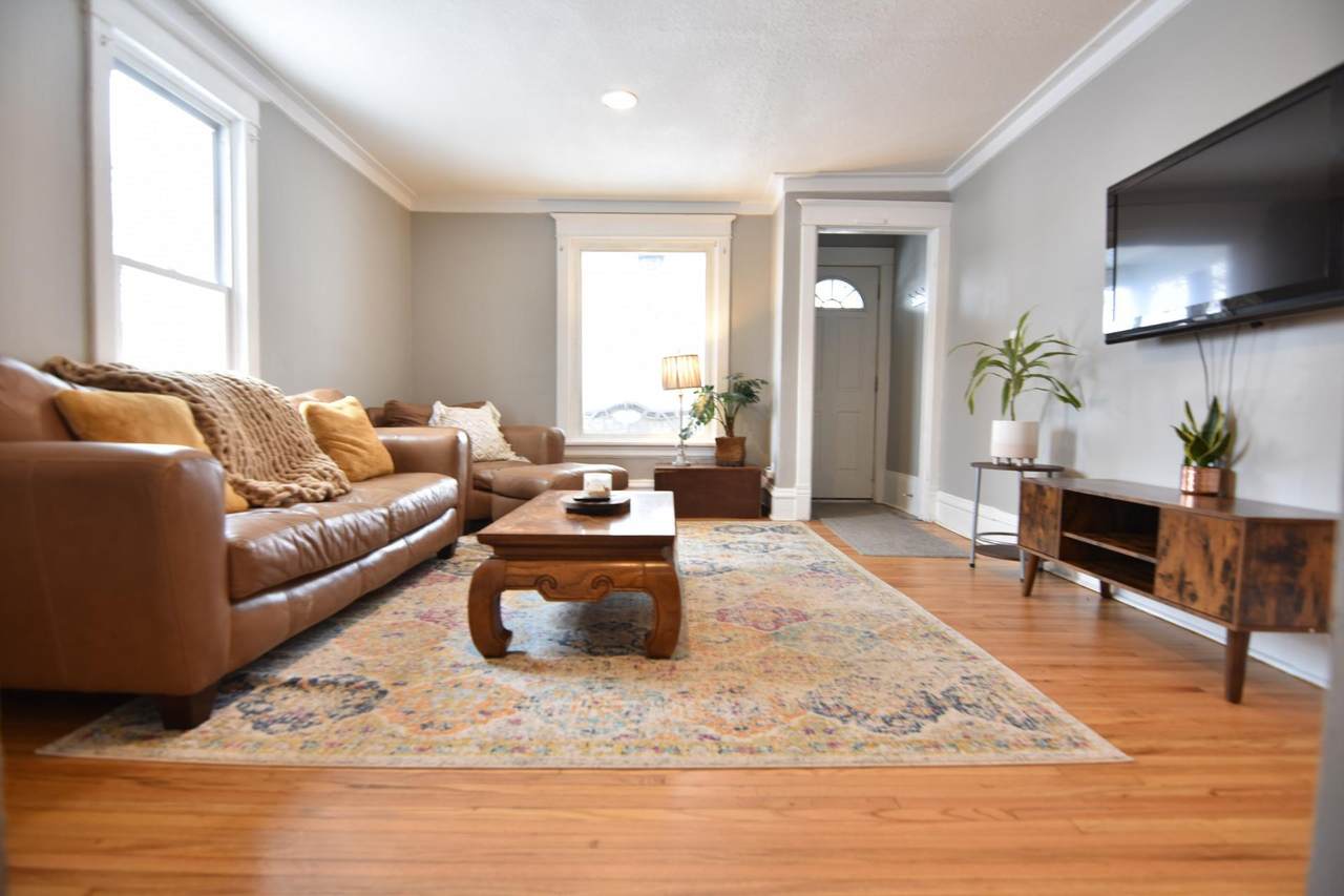 2621 Oak Park Avenue - Photo 1