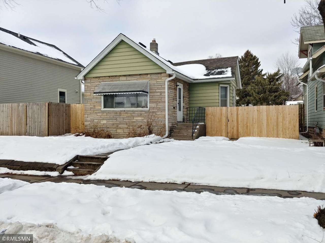991 Wilson Avenue - Photo 1