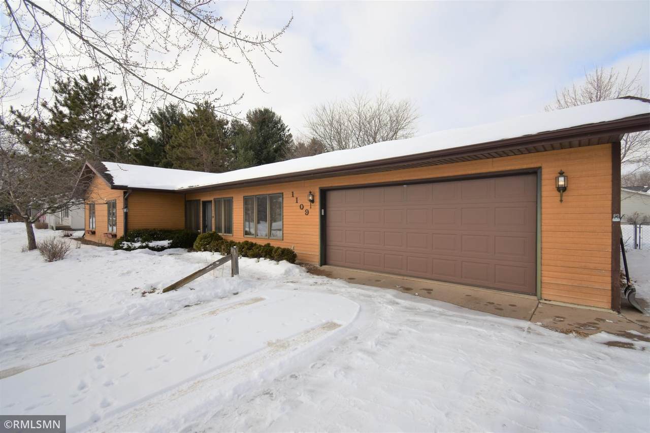 1109 Jennifer Lane - Photo 1