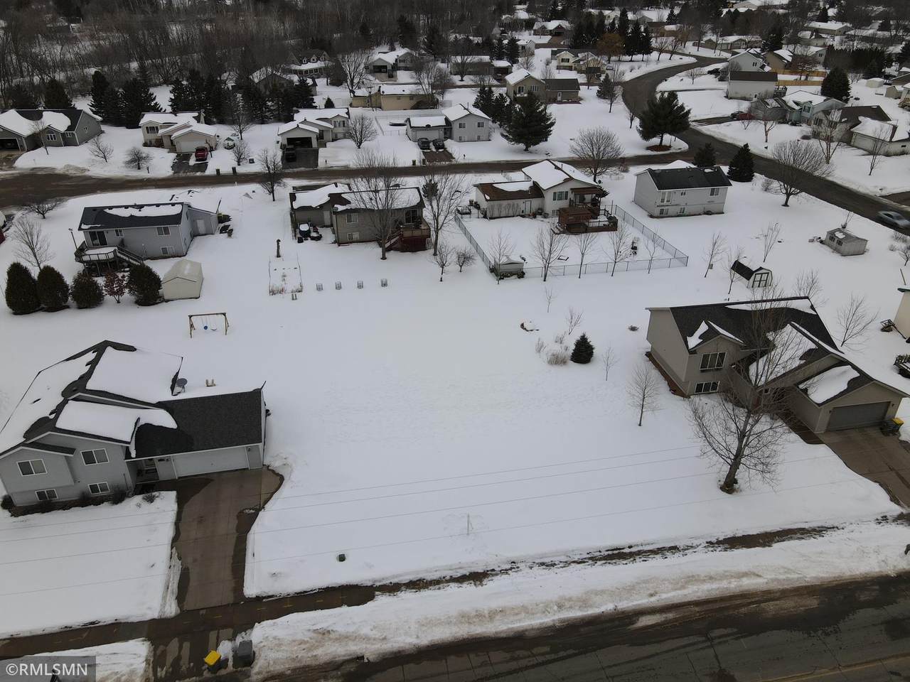 905 Southside Drive - Photo 1