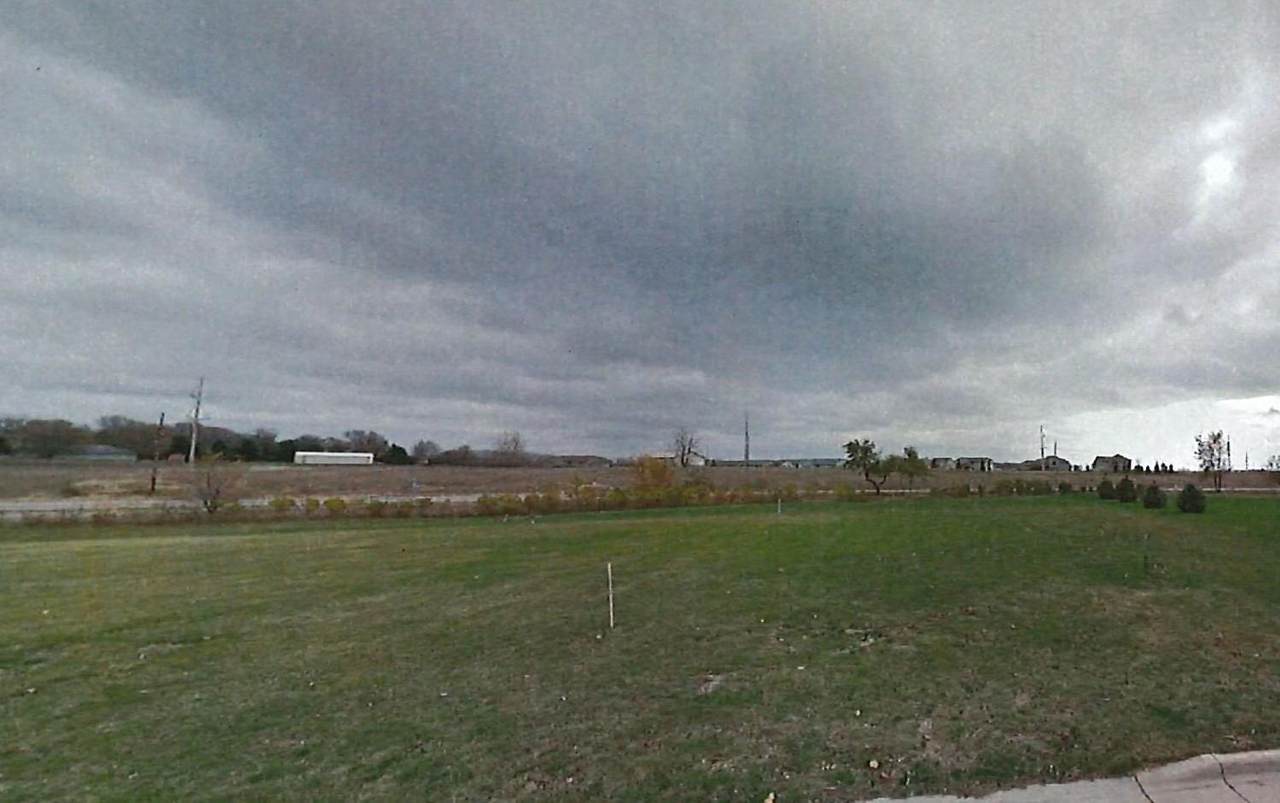 2705 6th Avenue - Photo 1