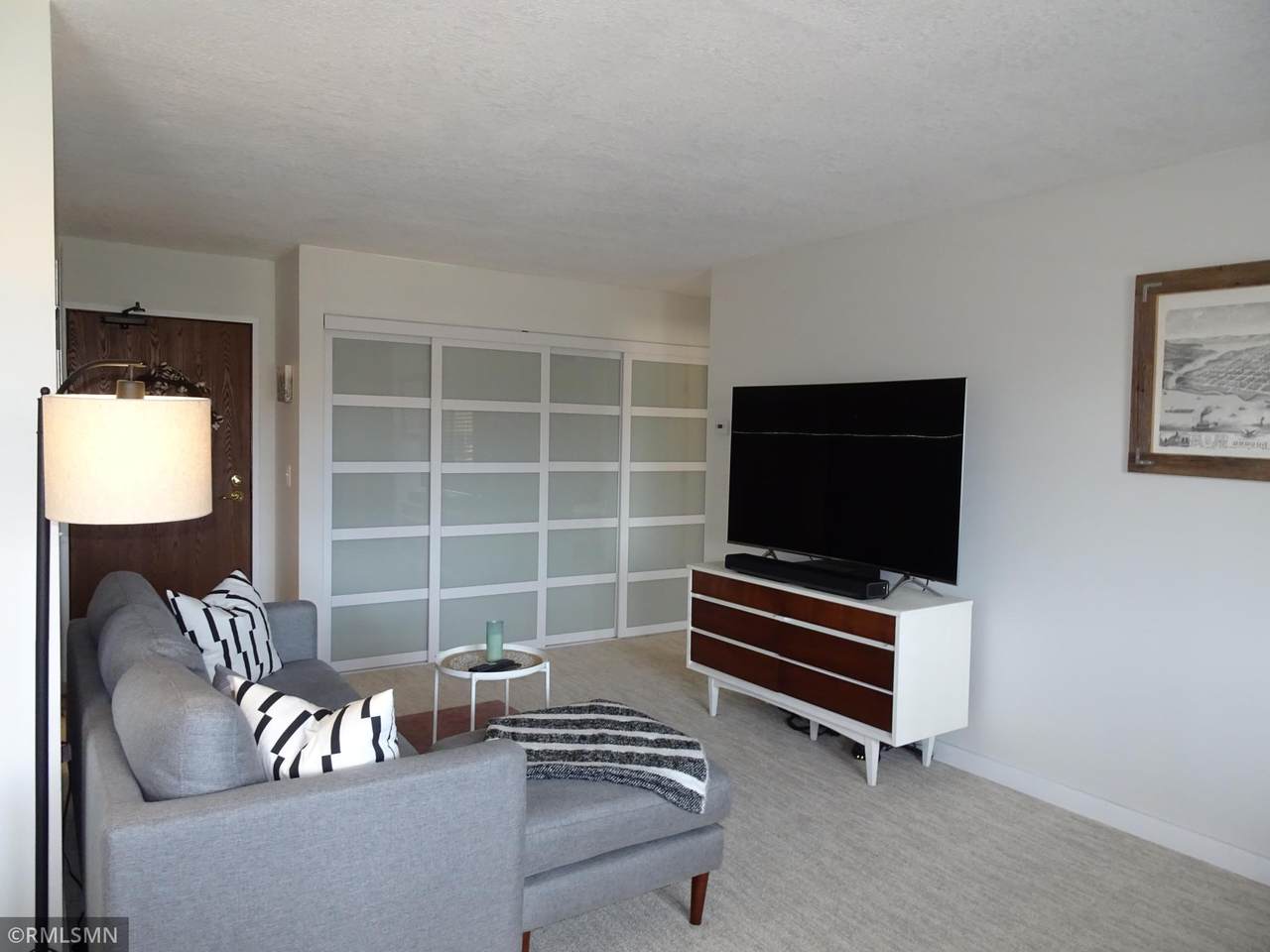 7501 101st Street - Photo 1