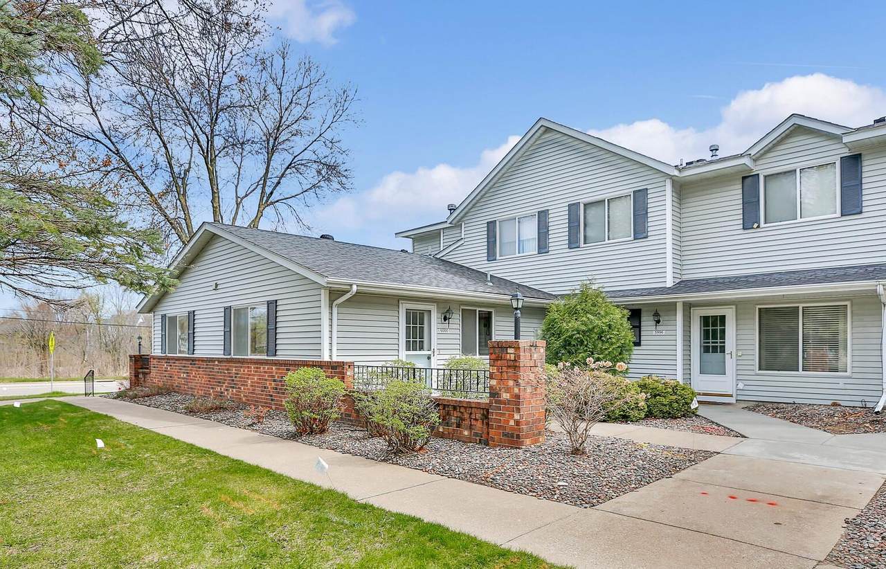 6000 Fernwood Street - Photo 1