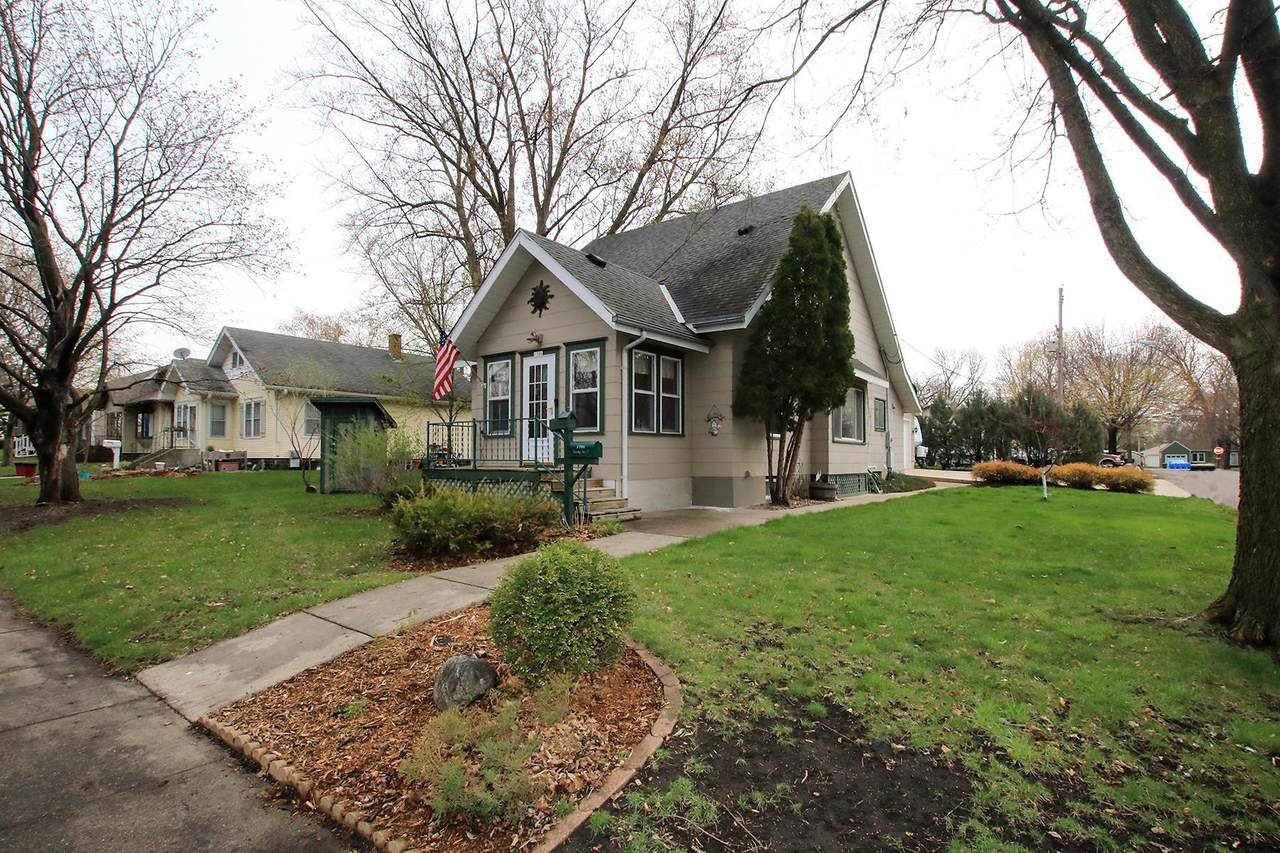 1706 Greeley Avenue - Photo 1