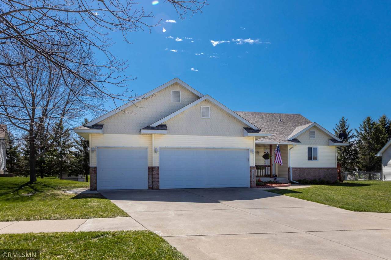1204 Blossom Boulevard - Photo 1