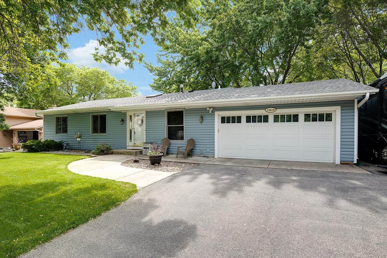 13616 Irving Avenue - Photo 1
