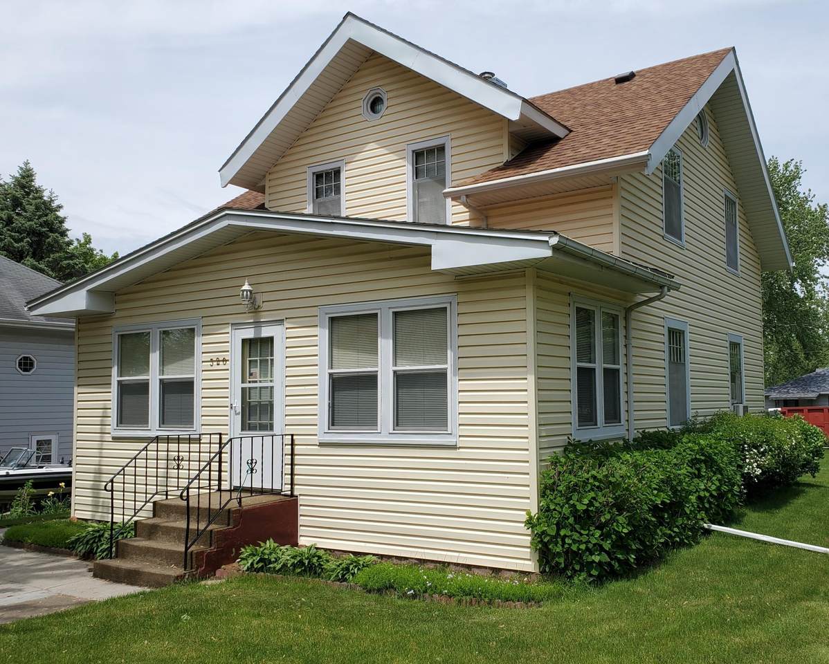 320 6th Street - Photo 1