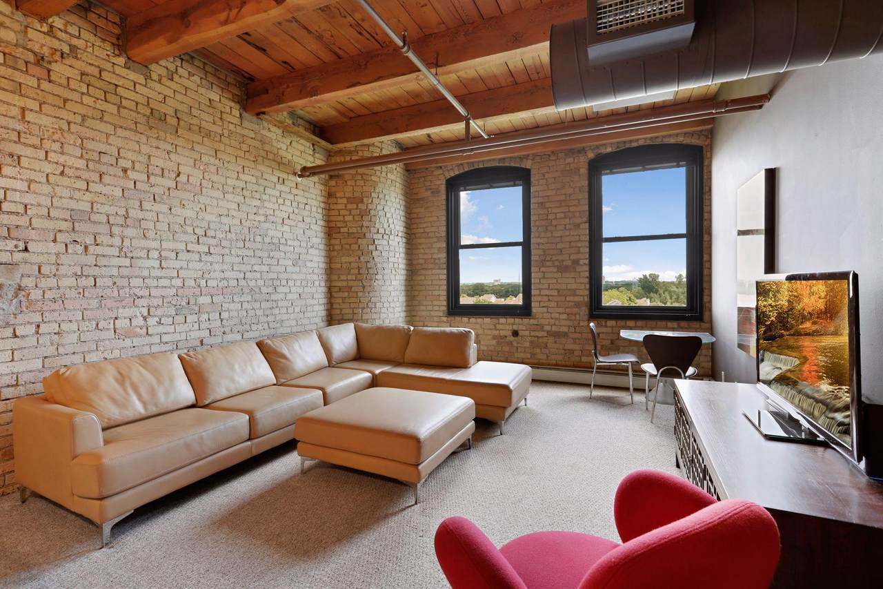 400 1st Street - Photo 1