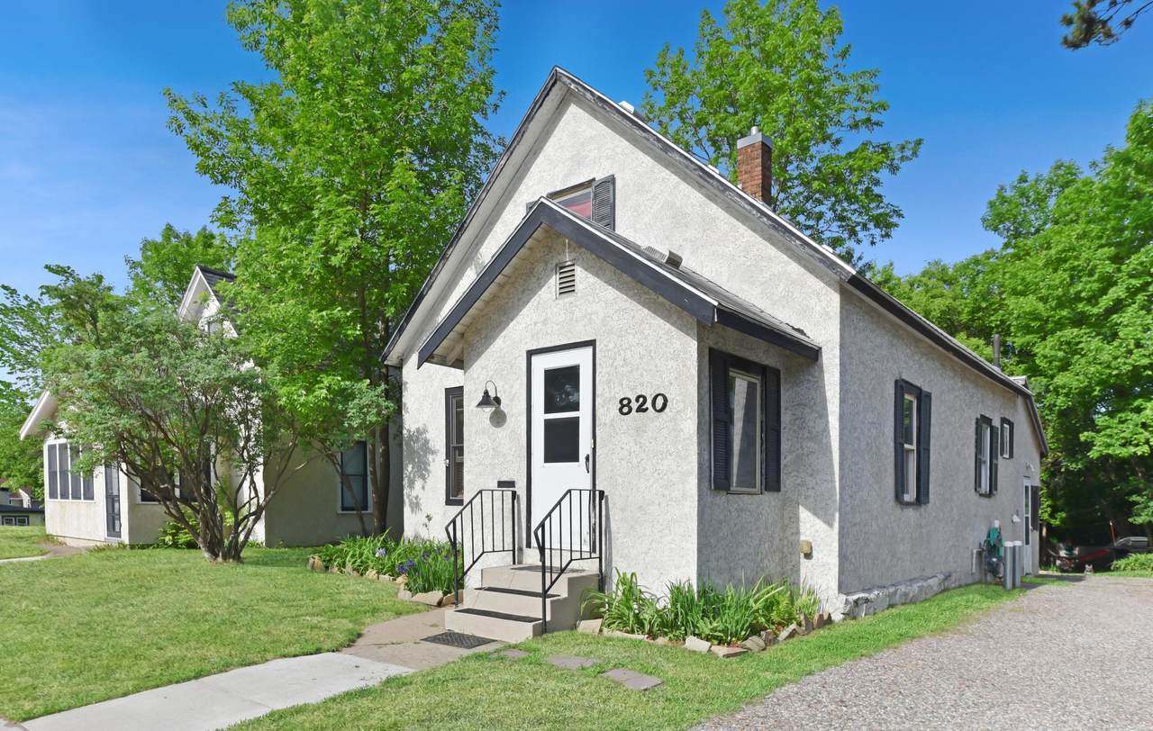 820 6th Street - Photo 1
