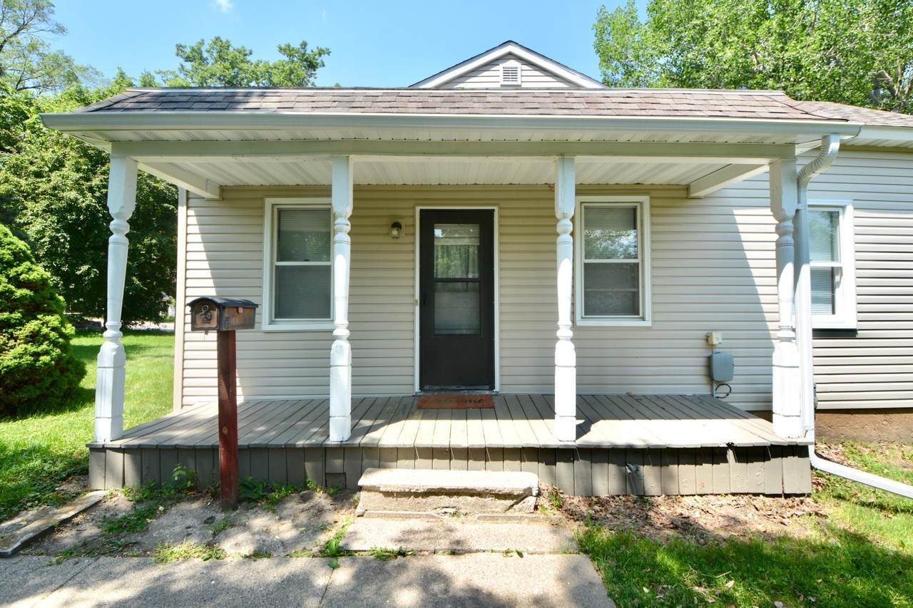 1409 Central Park Street - Photo 1