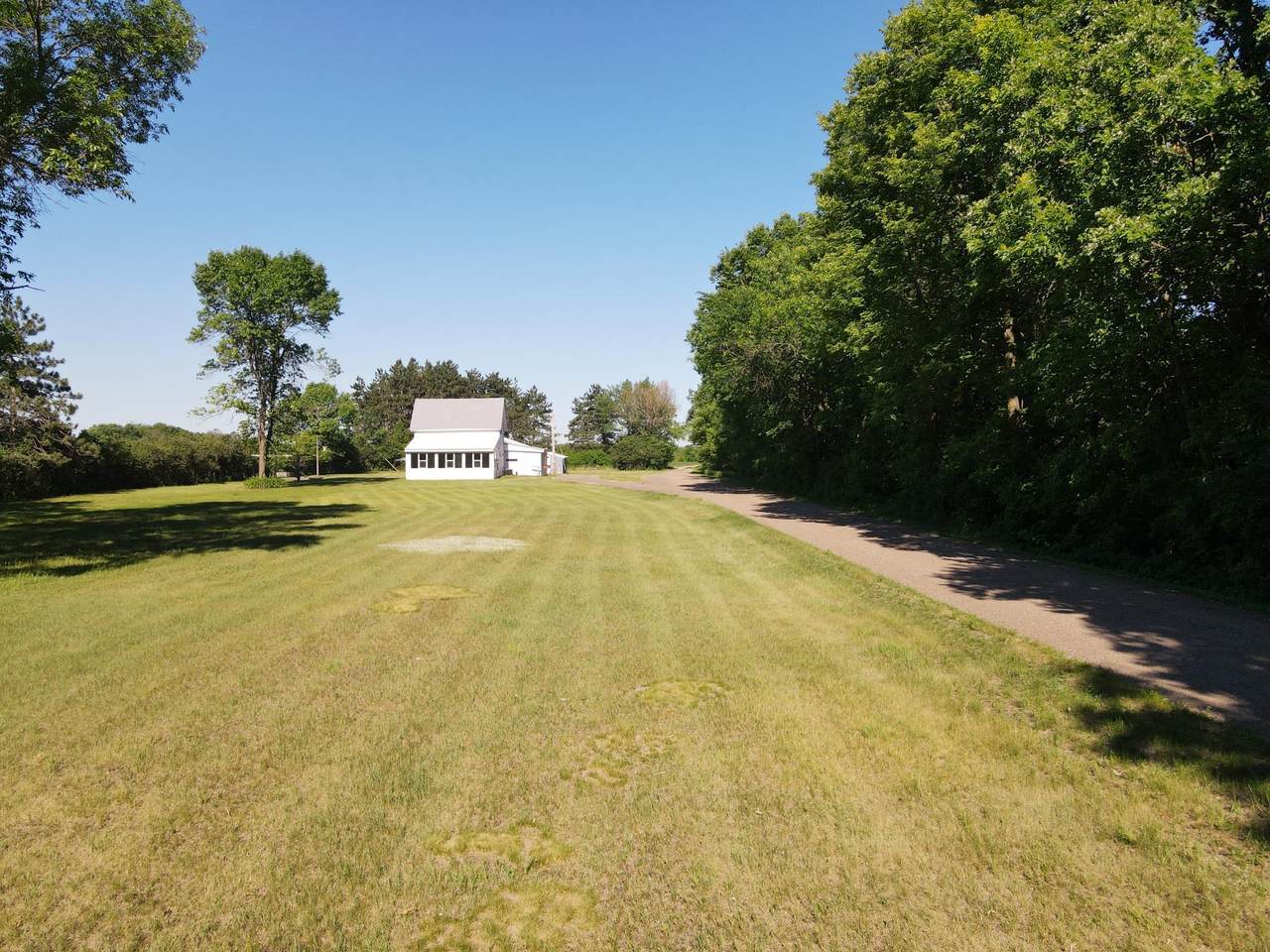 E5587 50th Ave - Photo 1