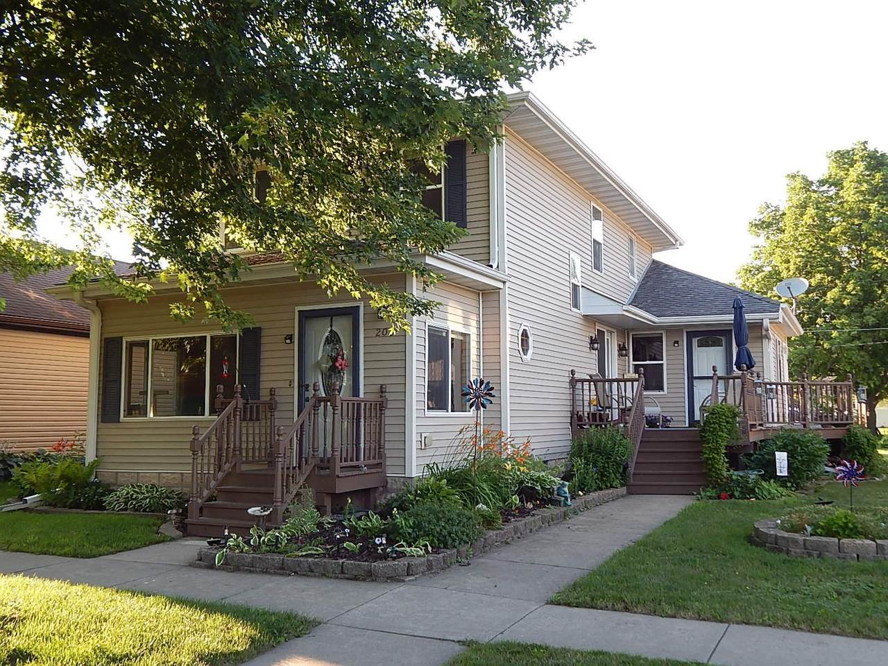 203 Harry Street - Photo 1