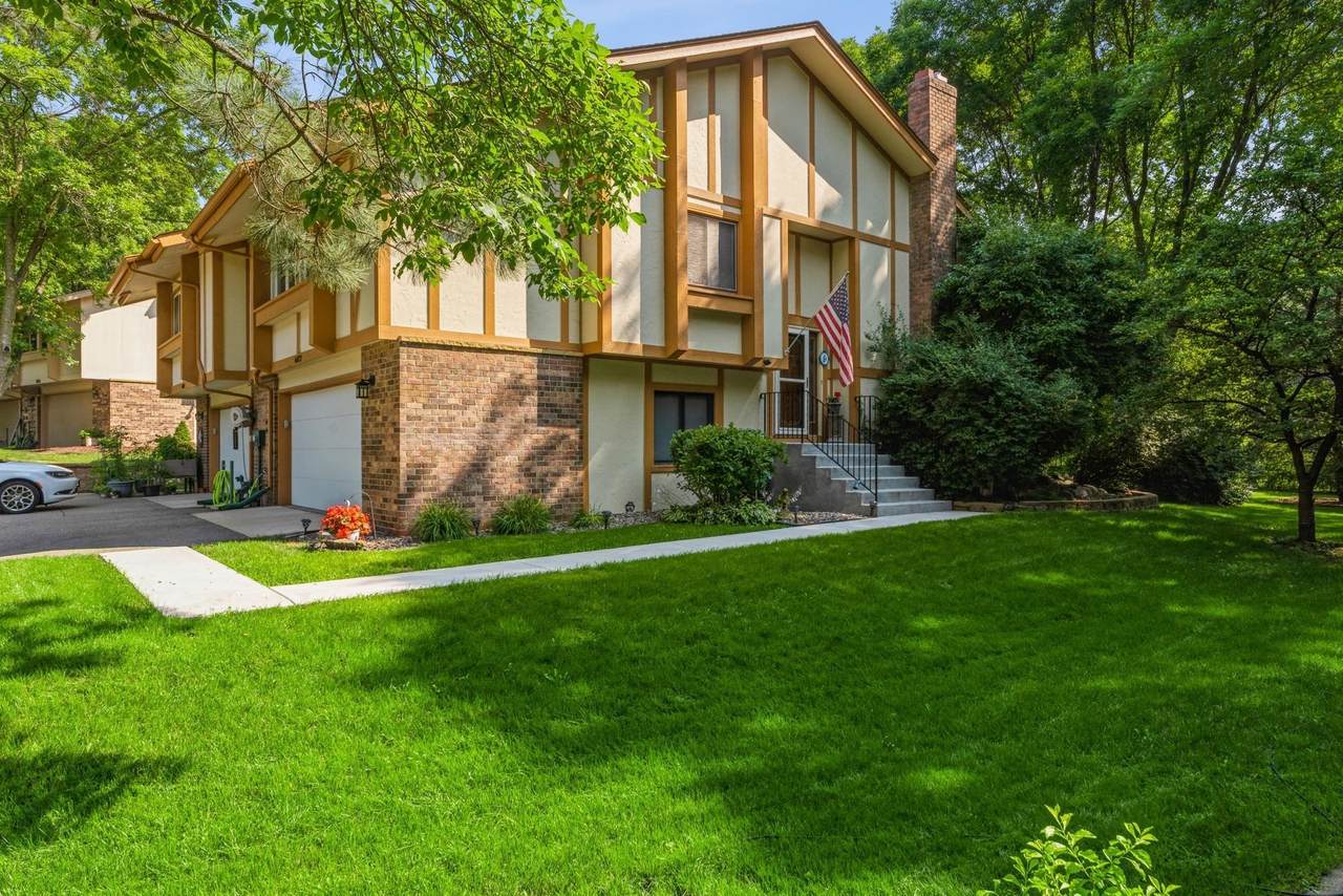 6872 Buckingham Road - Photo 1
