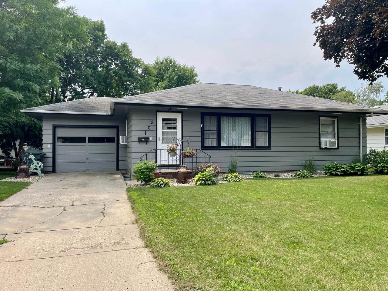 108 Crawford Street - Photo 1