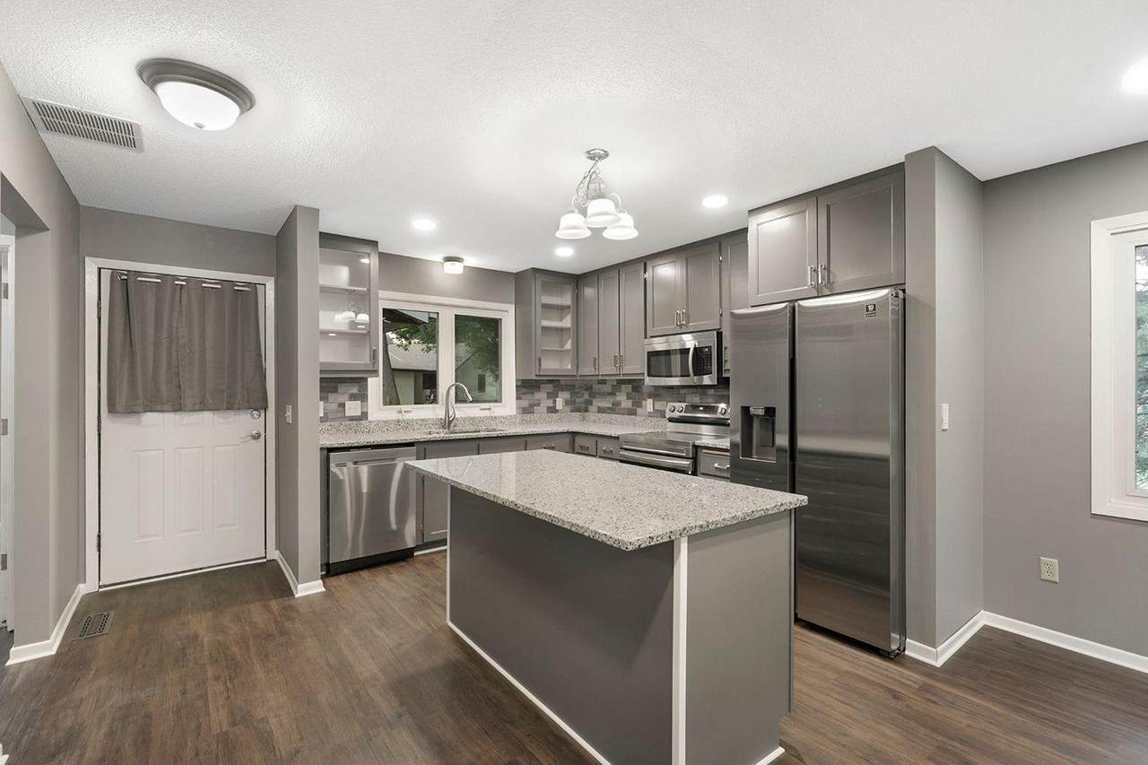 414 Clover Leaf Parkway - Photo 1