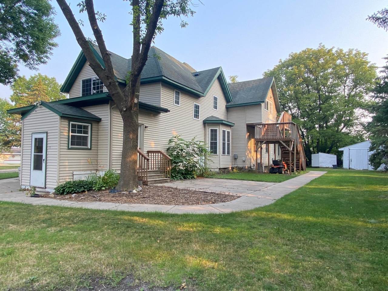 672 7th Street - Photo 1