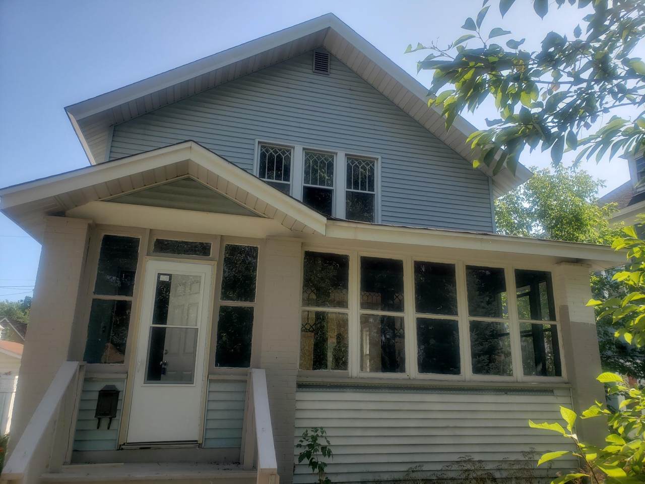 320 7th Street - Photo 1