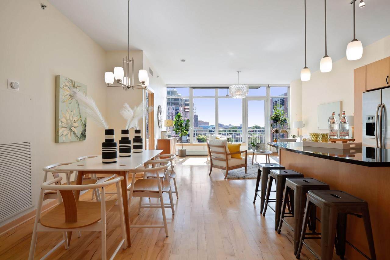 215 10th Avenue - Photo 1