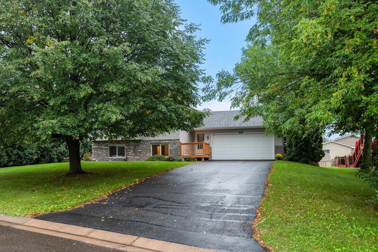 6037 147th Street - Photo 1