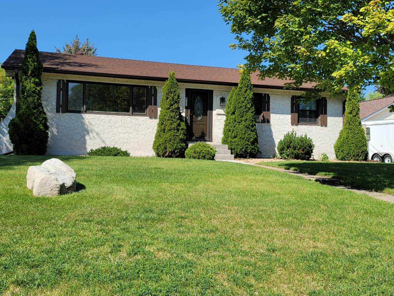 8101 Dupont Avenue - Photo 1