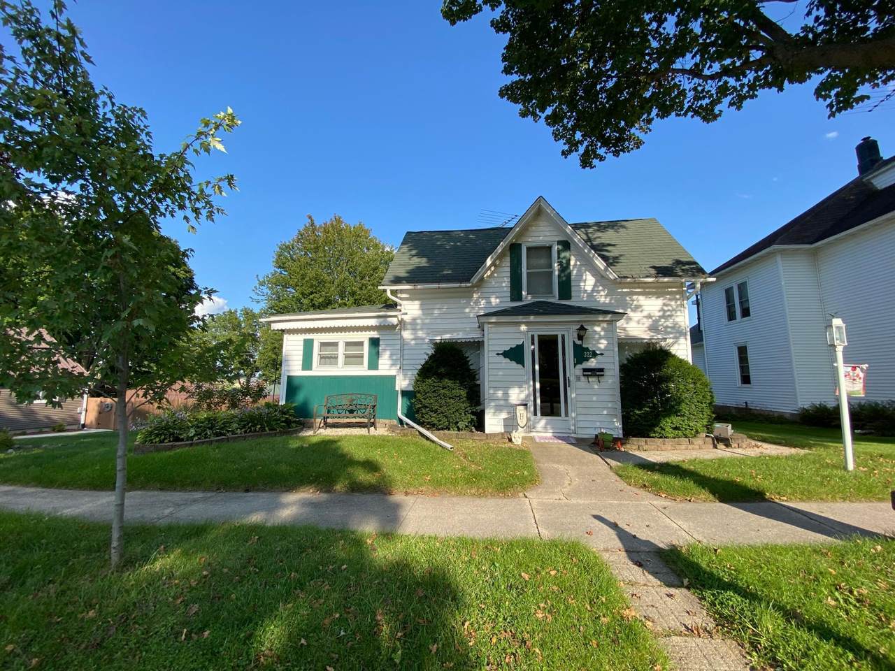 322 Maple Street - Photo 1