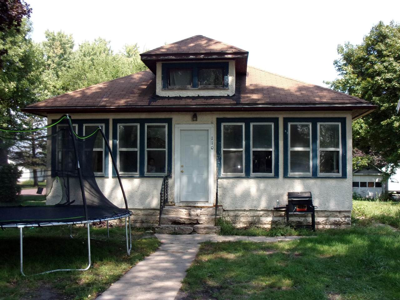 110 Lincoln Street - Photo 1