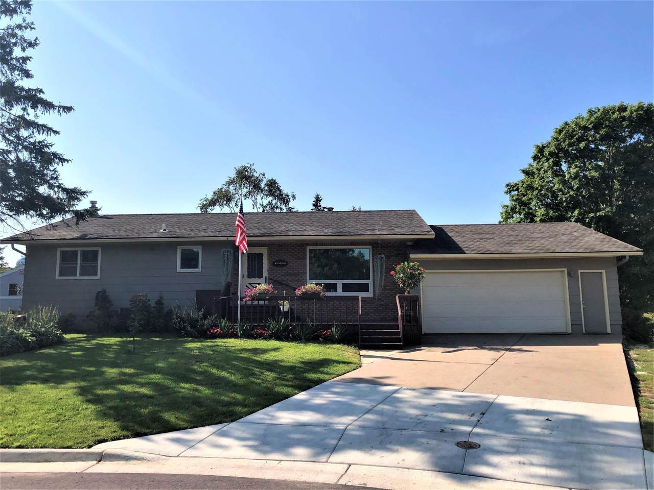 845 3rd Avenue - Photo 1