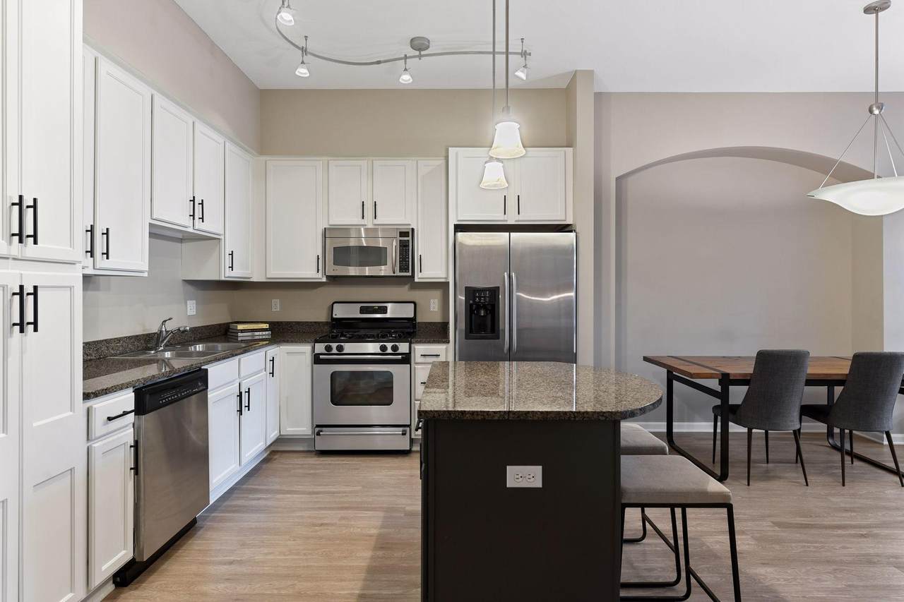 500 Grant Street - Photo 1