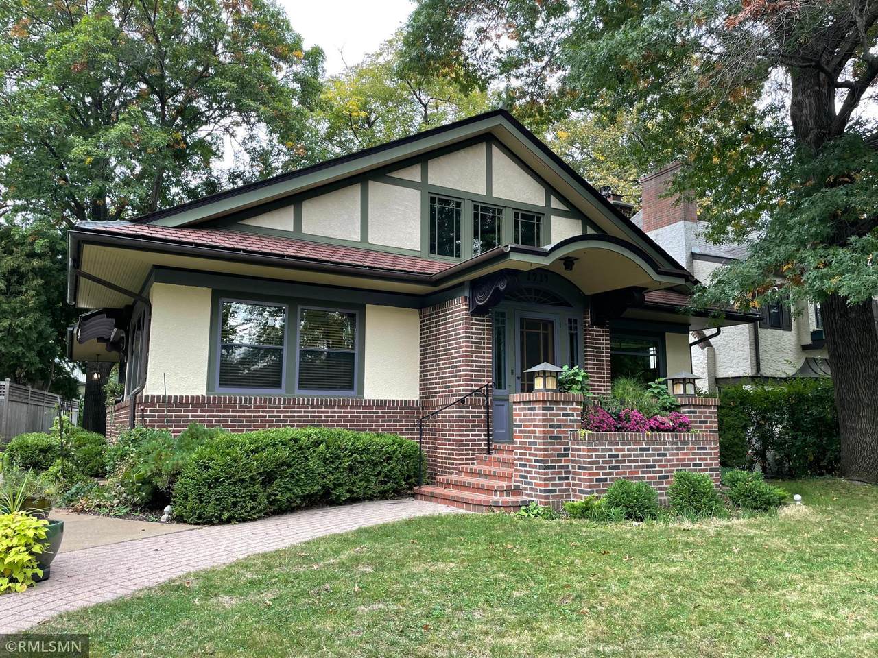 1914 49th Street - Photo 1